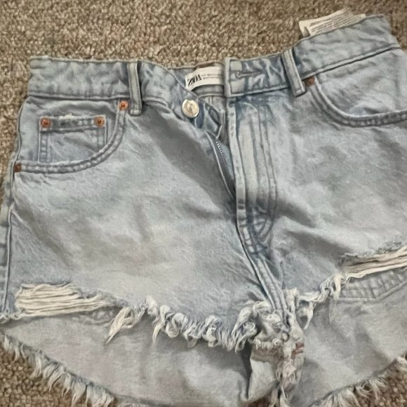ZARA HI RISE CURVED SHORTS  LIGHT BLUE SZ 4 (27) - Picture 2 of 3